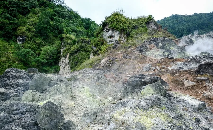Bukit Kasih Permukaan Batu & Kawasan Vulkanik Di Manado, Sulawesi Utara