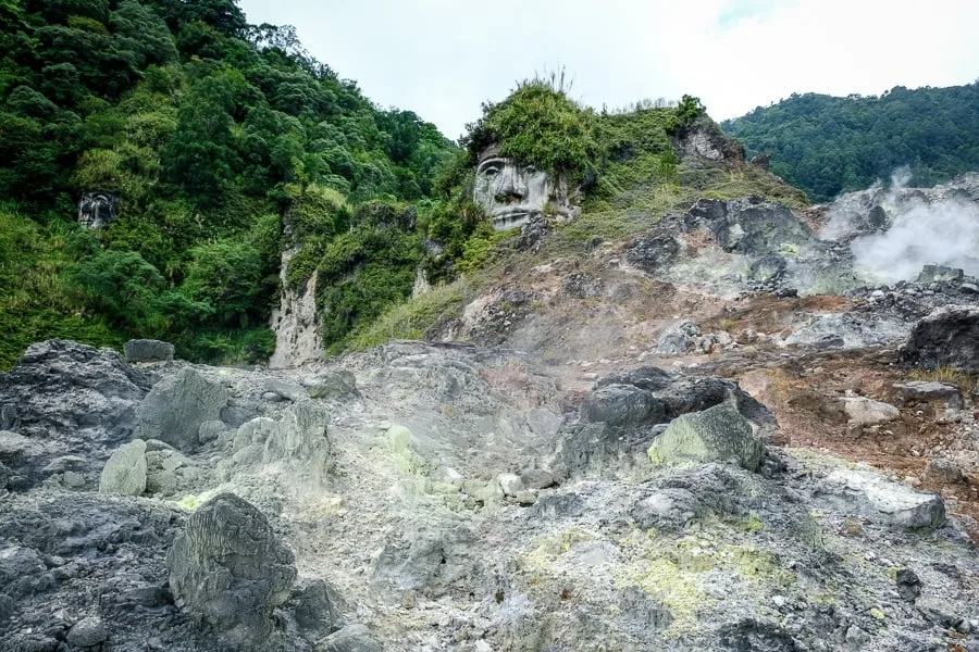 Bukit Kasih Permukaan Batu & Kawasan Vulkanik Di Manado, Sulawesi Utara